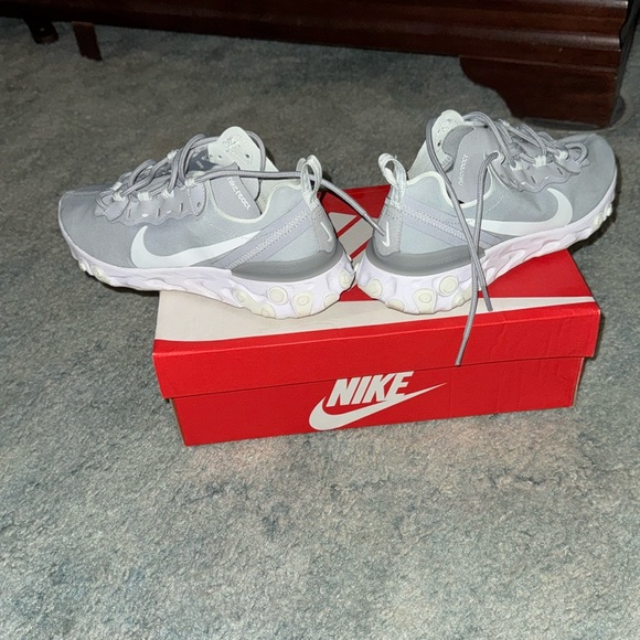 Women’s Nike Element React 55 - Picture 5 of 5